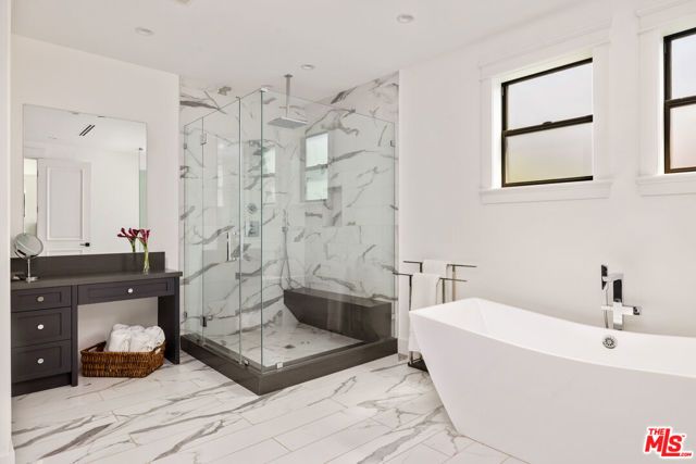 4104 Kraft Avenue, Los Angeles, CA 91604