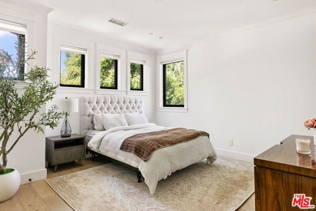 4104 Kraft Avenue, Los Angeles, CA 91604