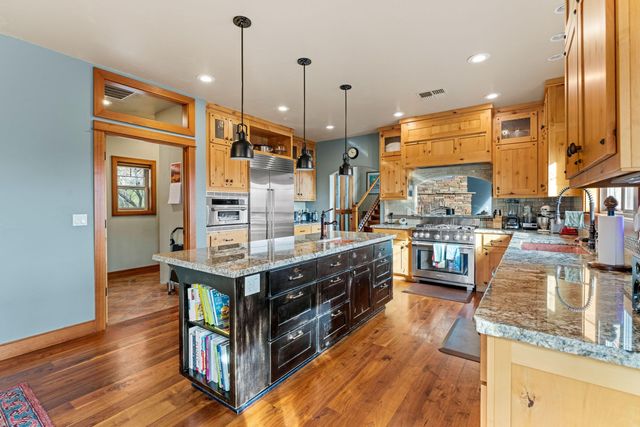 252 Frontier Lane, Grants Pass, OR 97526