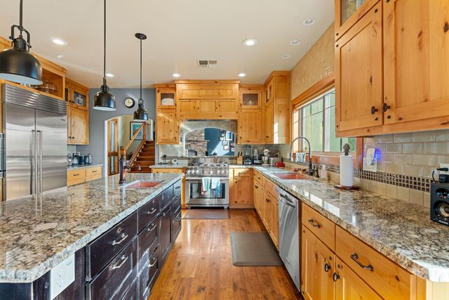 252 Frontier Lane, Grants Pass, OR 97526