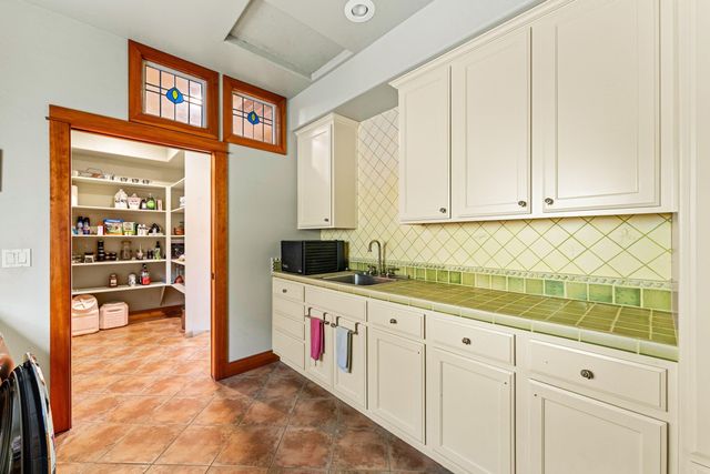 252 Frontier Lane, Grants Pass, OR 97526