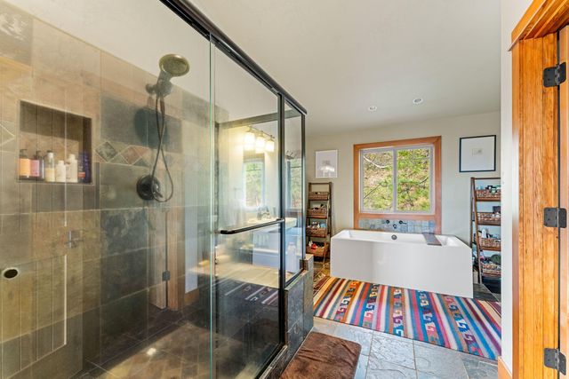 252 Frontier Lane, Grants Pass, OR 97526