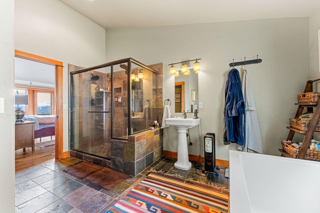 252 Frontier Lane, Grants Pass, OR 97526