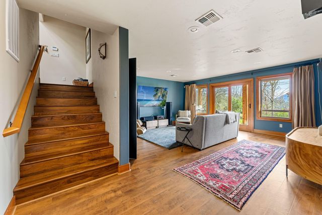 252 Frontier Lane, Grants Pass, OR 97526