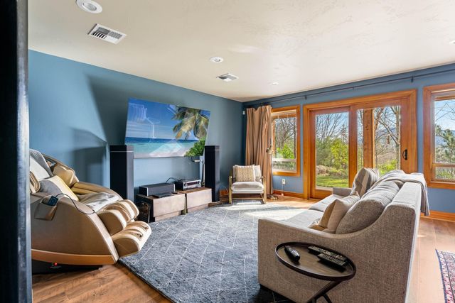 252 Frontier Lane, Grants Pass, OR 97526