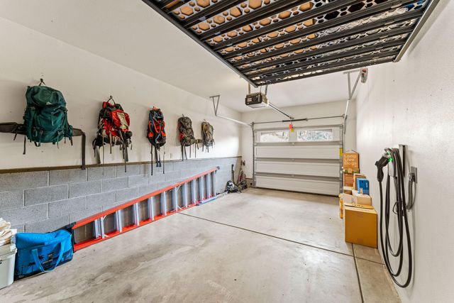 252 Frontier Lane, Grants Pass, OR 97526