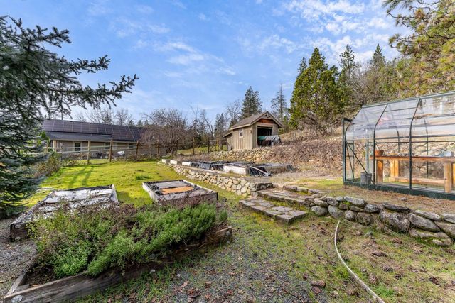 252 Frontier Lane, Grants Pass, OR 97526