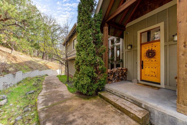 252 Frontier Lane, Grants Pass, OR 97526