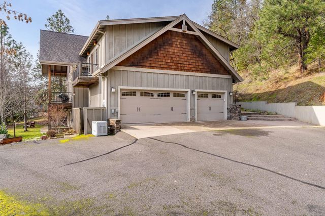 252 Frontier Lane, Grants Pass, OR 97526