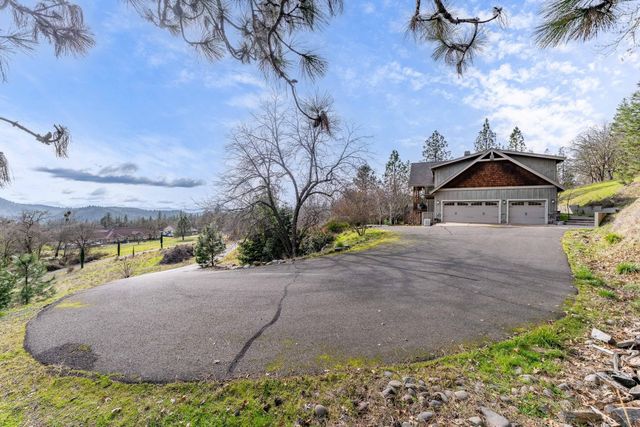 252 Frontier Lane, Grants Pass, OR 97526