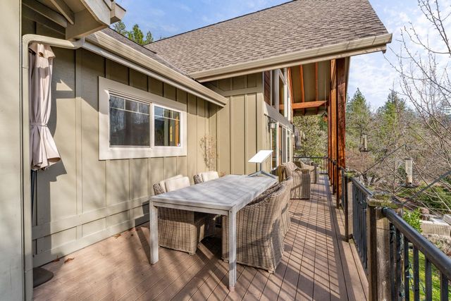 252 Frontier Lane, Grants Pass, OR 97526