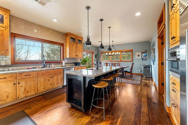 252 Frontier Lane, Grants Pass, OR 97526