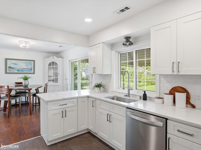 131 N CAMPBELL Road, Royal Oak, MI 48067
