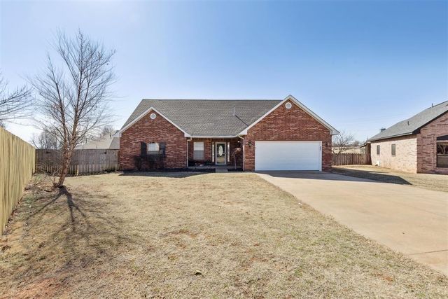 1605 Silver Oak Drive, Blanchard, OK 73010