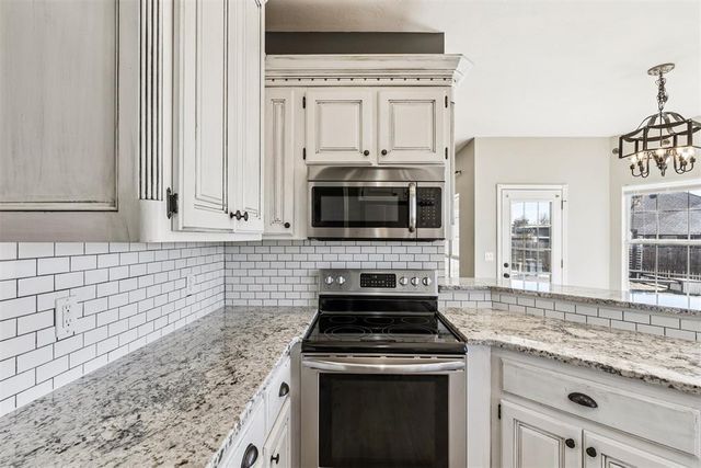 1605 Silver Oak Drive, Blanchard, OK 73010