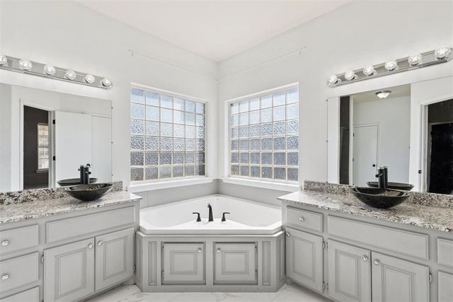 1605 Silver Oak Drive, Blanchard, OK 73010