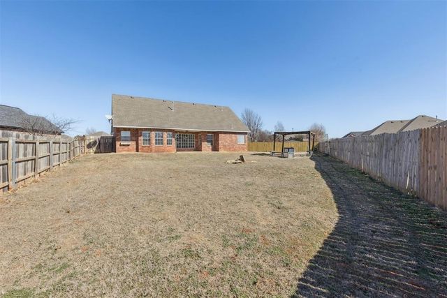 1605 Silver Oak Drive, Blanchard, OK 73010