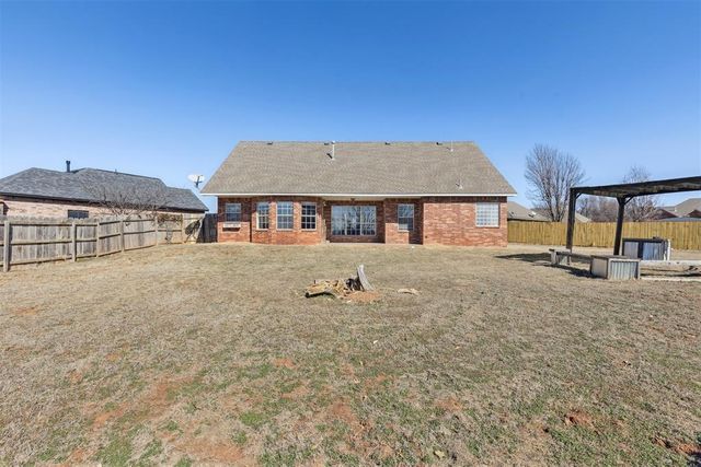 1605 Silver Oak Drive, Blanchard, OK 73010