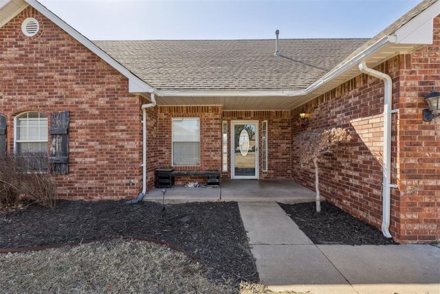 1605 Silver Oak Drive, Blanchard, OK 73010