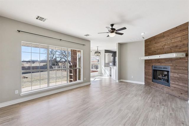 1605 Silver Oak Drive, Blanchard, OK 73010