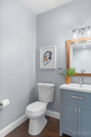 6325 Desmond St, Cincinnati, OH 45227