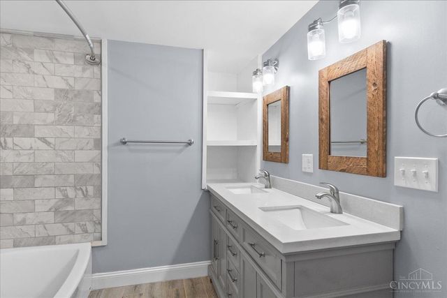 6325 Desmond St, Cincinnati, OH 45227