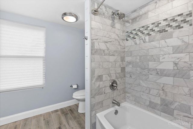 6325 Desmond St, Cincinnati, OH 45227