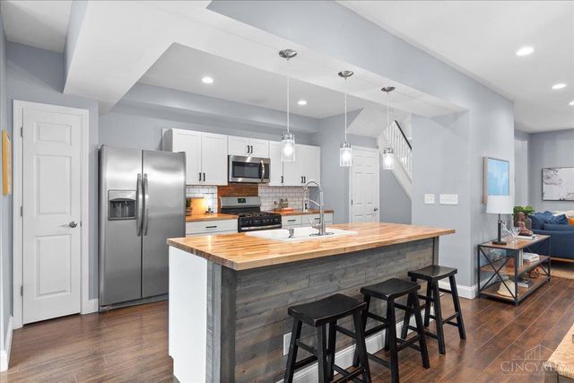 6325 Desmond St, Cincinnati, OH 45227