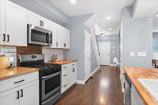 6325 Desmond St, Cincinnati, OH 45227