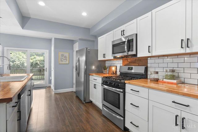 6325 Desmond St, Cincinnati, OH 45227