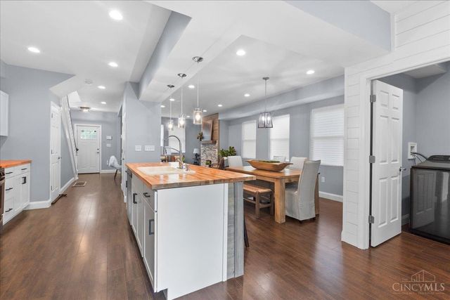 6325 Desmond St, Cincinnati, OH 45227