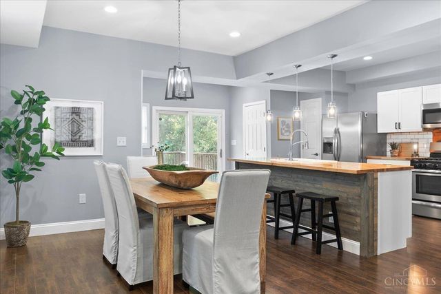 6325 Desmond St, Cincinnati, OH 45227