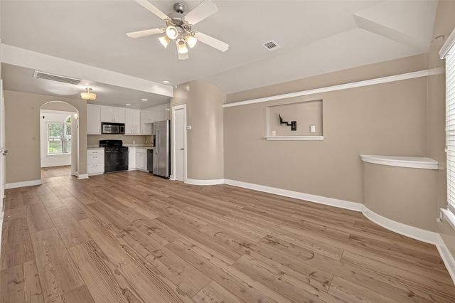 5941 South Loop E 104, Houston, TX 77033