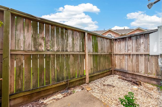 5941 South Loop E 104, Houston, TX 77033