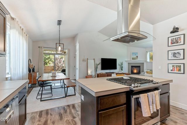 20530 Mutt Court, Bend, OR 97701