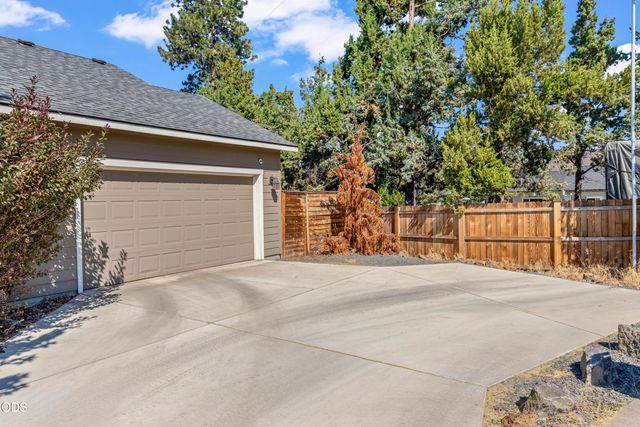 20530 Mutt Court, Bend, OR 97701