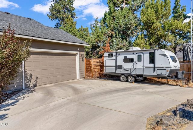 20530 Mutt Court, Bend, OR 97701