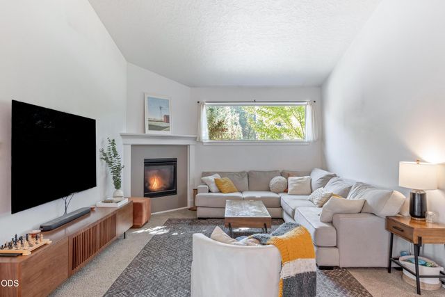 20530 Mutt Court, Bend, OR 97701