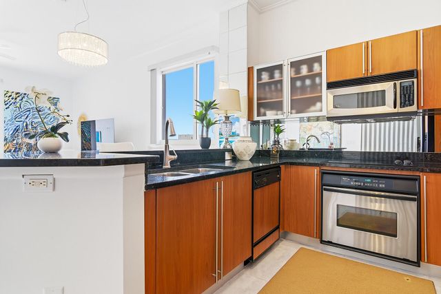 1551 N Flagler Drive Lph 11, West Palm Beach, FL 33401