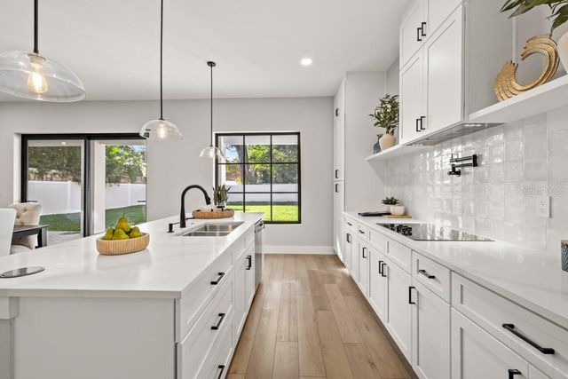 1812 E KALEY AVENUE, Orlando, FL 32806