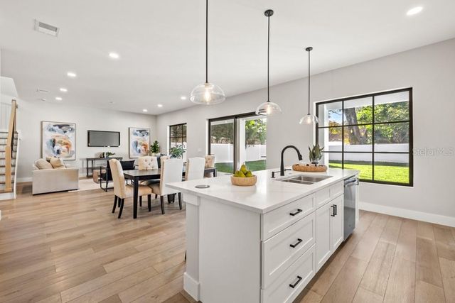 1812 E KALEY AVENUE, Orlando, FL 32806