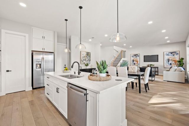 1812 E KALEY AVENUE, Orlando, FL 32806