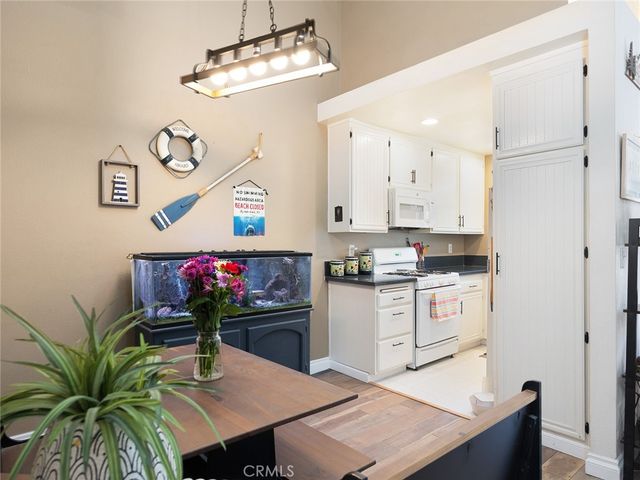 18053 Sundowner Way 626, Canyon Country, CA 91387