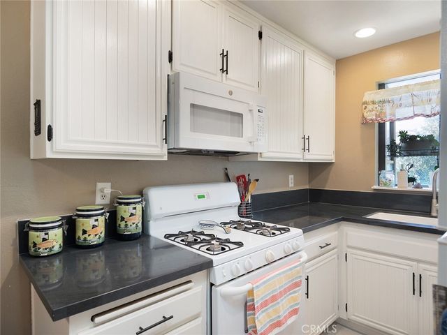 18053 Sundowner Way 626, Canyon Country, CA 91387