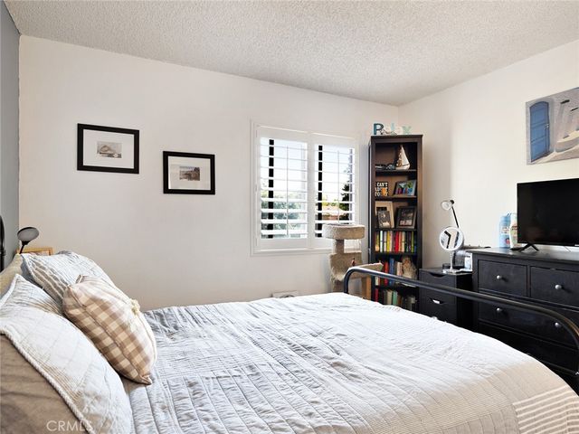 18053 Sundowner Way 626, Canyon Country, CA 91387