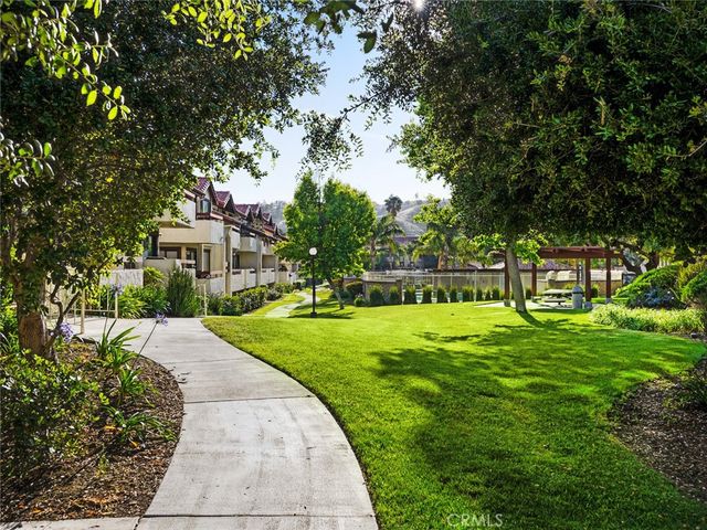 18053 Sundowner Way 626, Canyon Country, CA 91387