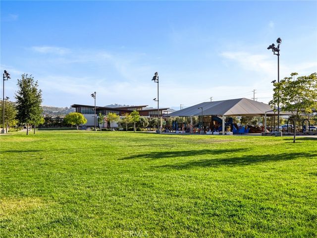 18053 Sundowner Way 626, Canyon Country, CA 91387