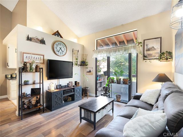 18053 Sundowner Way 626, Canyon Country, CA 91387