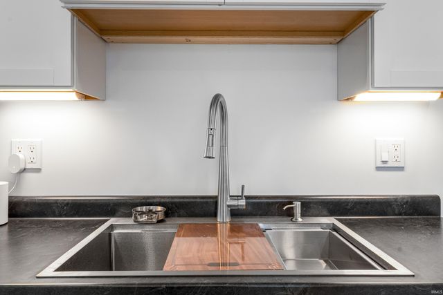 1804 E 19th Street, Muncie, IN 47302