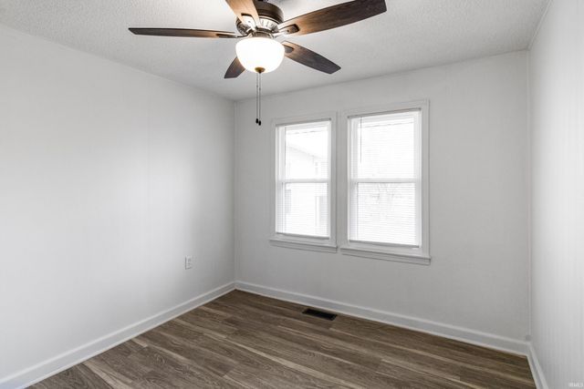 1804 E 19th Street, Muncie, IN 47302